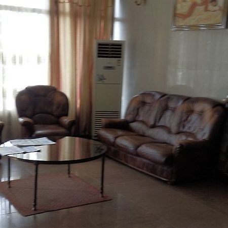 Hotel Santa Lucia Yaounde Bagian luar foto